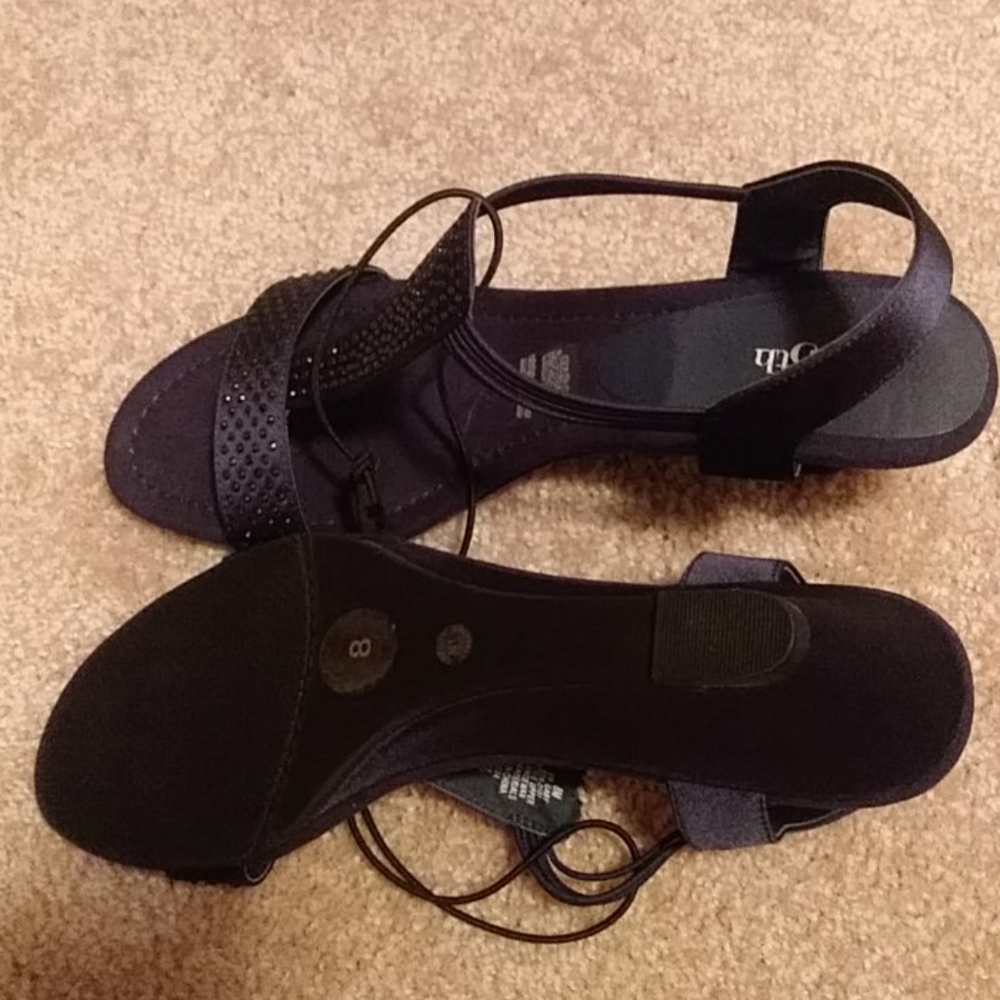 Shoe - Picture 6 of 8